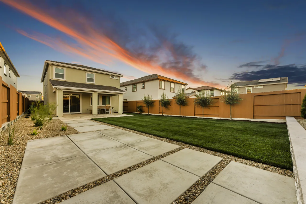 Landscaped backyard photography