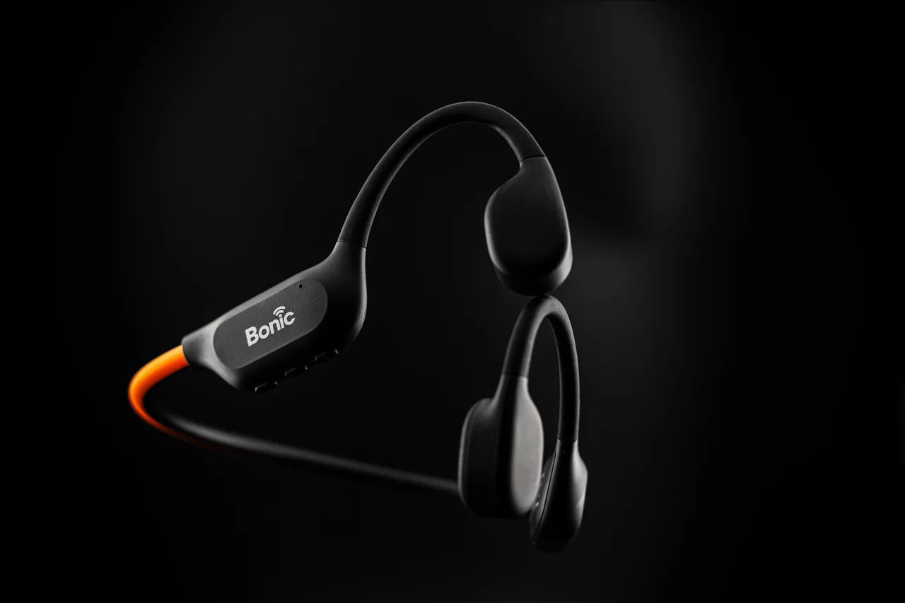 Headphones lifestyle scene